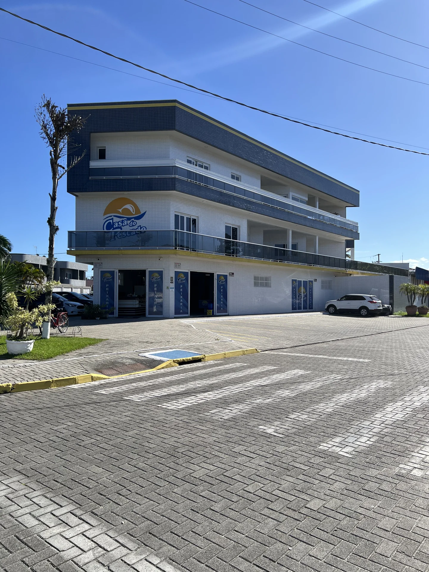 Fachada da Peixaria Casa do Pescado em Guaratuba